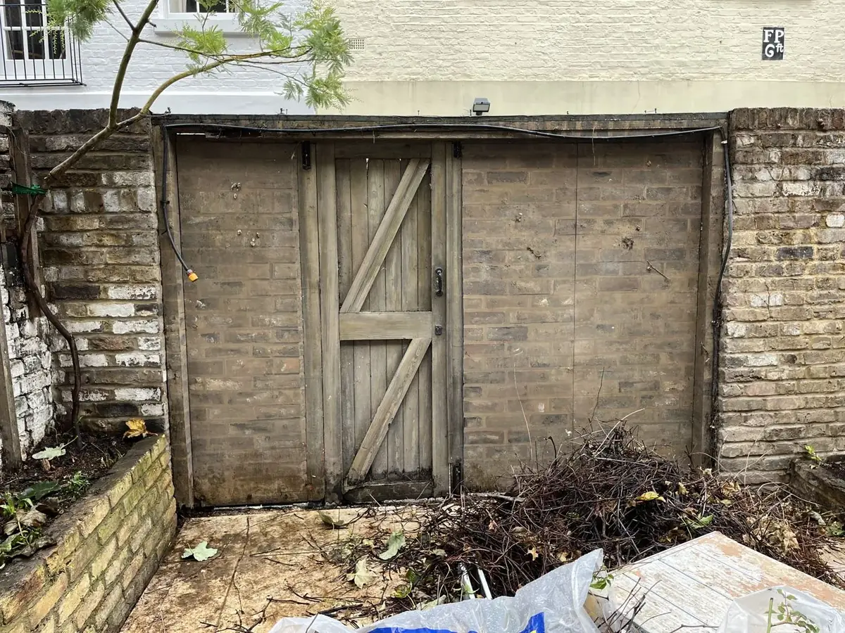 Hugh Street garden before refurbishment