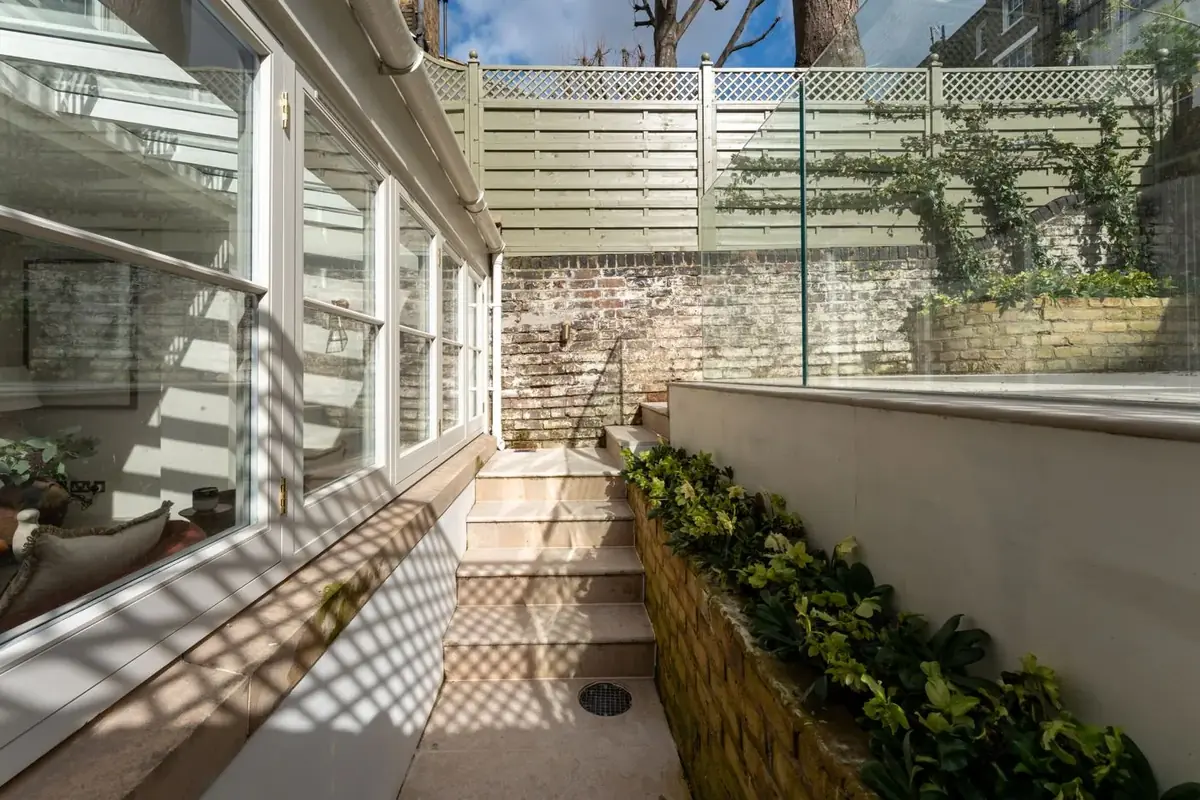 Hugh Street lower-ground lightwell after refurbishment
