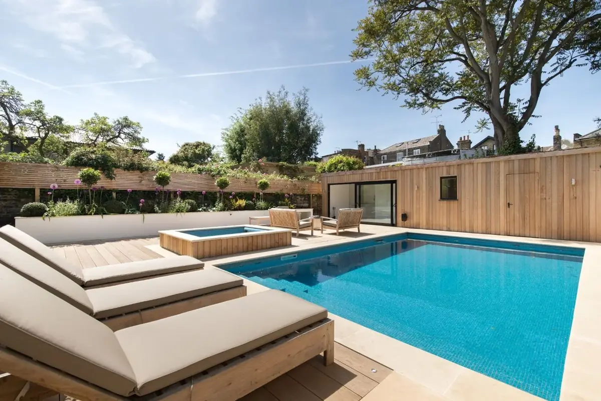 Macaulay Road pool, hot tub and timber pool house